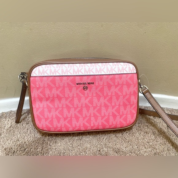 MIchael Kors Jet Set Large East West Signature Logo Color Block Camera Crossbody - Picture 6 of 7